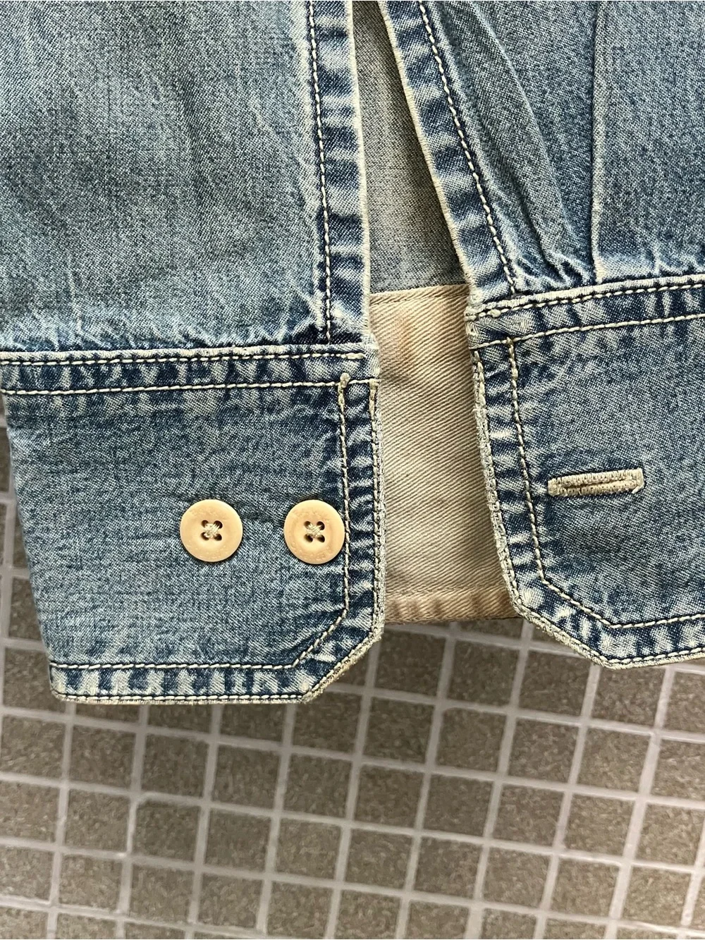 Banana Republic Light Blue Denim Button-Down Shirt with Chest Pockets